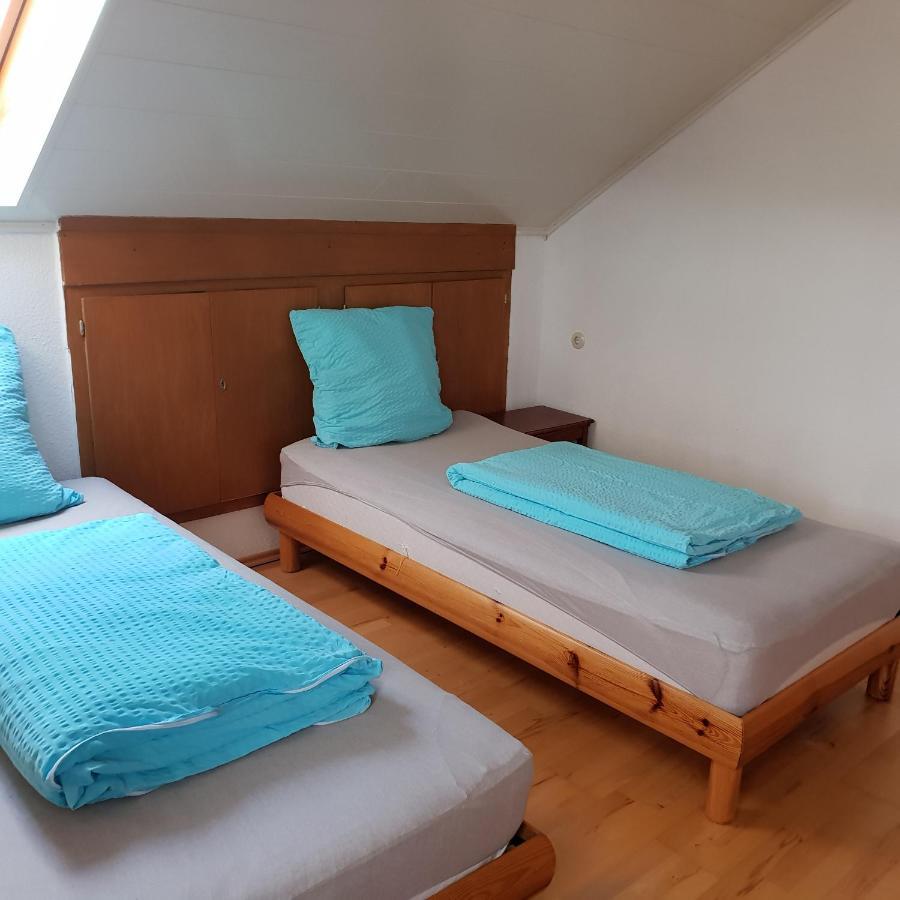 Ferienhaus Rhoenspass Mosbach  Екстериор снимка