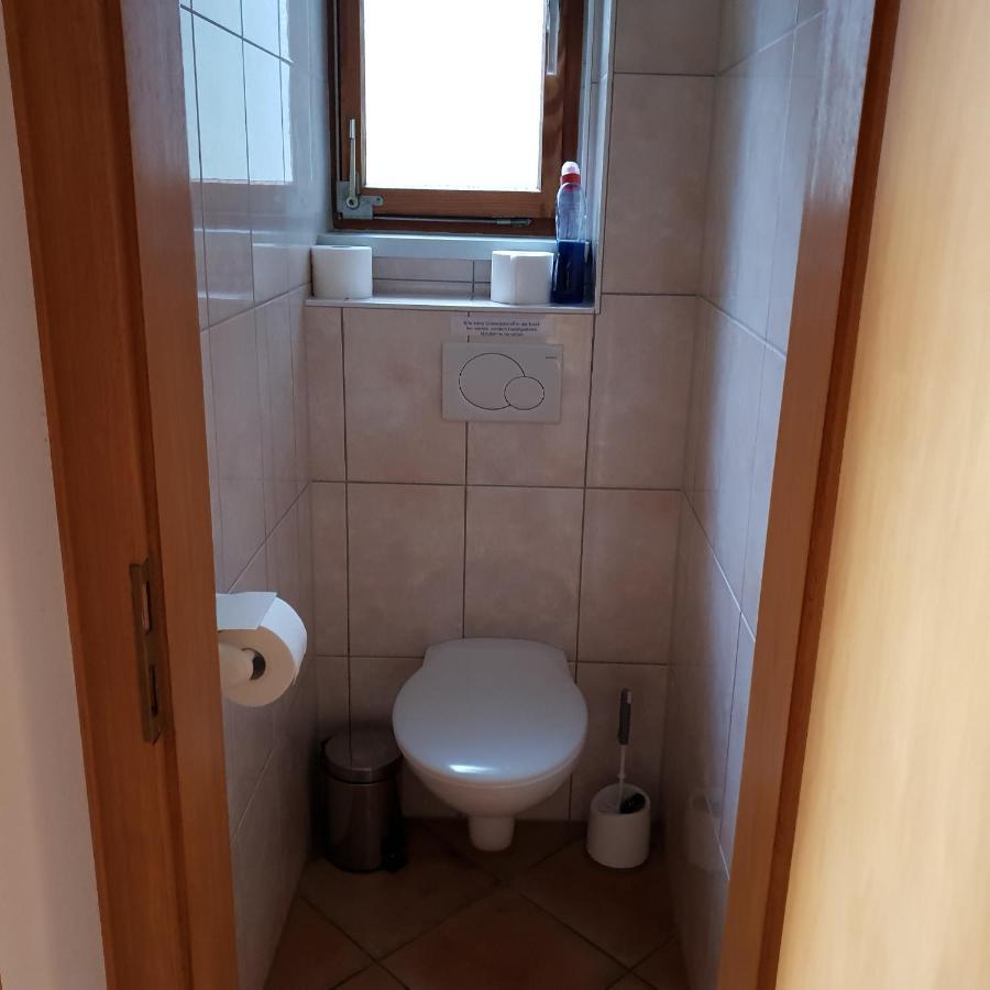 Ferienhaus Rhoenspass Mosbach  Екстериор снимка